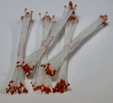 Мелкие оранжевые тычинки ― Hobby-Land